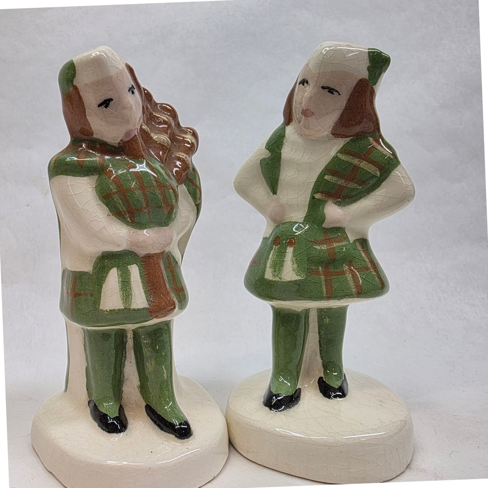 Scottish Salt Pepper Shakers 4.25" Green Vintage Bagpiper Highland Dancer Tartan - Picture 2 of 9